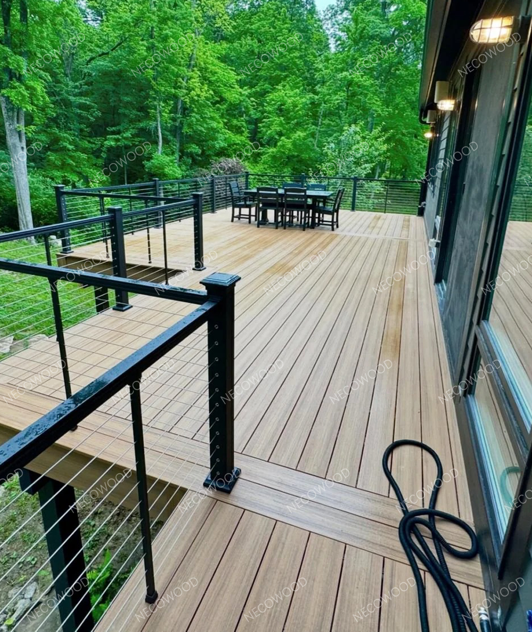 Giải pháp sàn WPC cho Biệt thự & Sân vườn: Thay đổi cuộc sống ngoài trời sang trọng của Kuwait