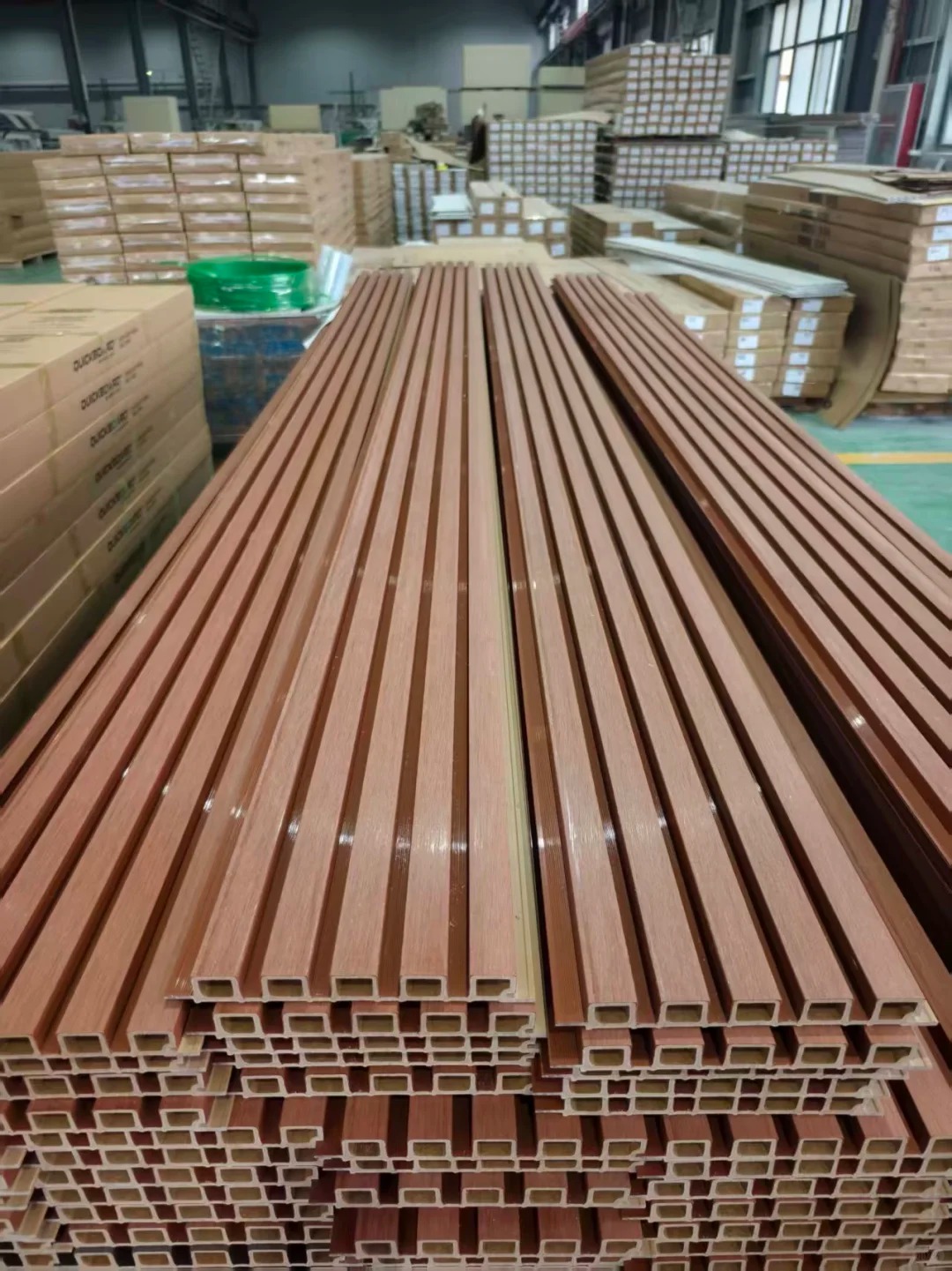 Tấm ốp tường dạng lưới WPC – Tấm ốp tường dạng tấm dọc và rãnh