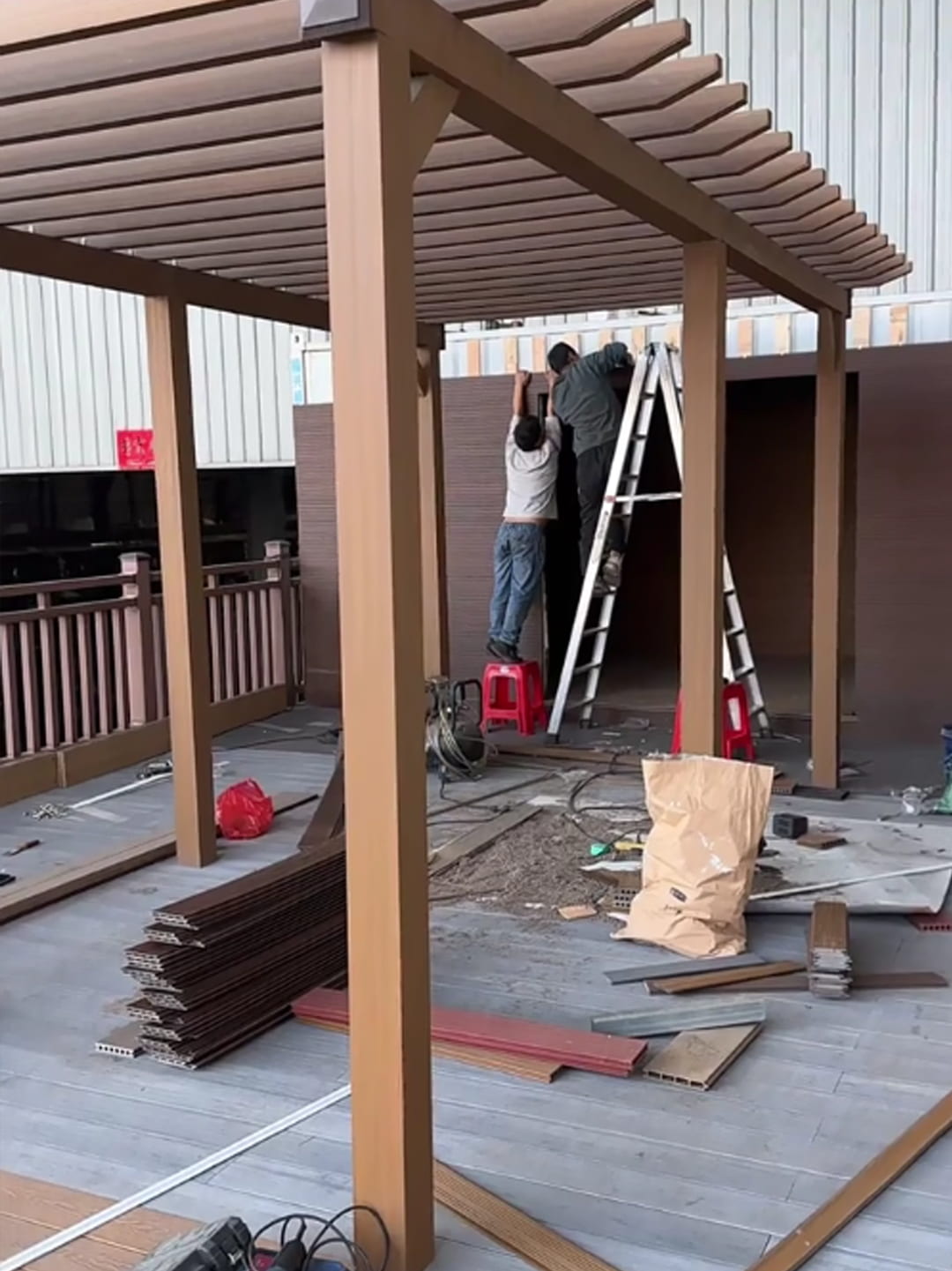 Hướng dẫn tìm nguồn cung ứng B2B của Necowood 2026: Ván sàn WPC trực tiếp tại nhà máy, Tấm ốp ASA & Sàn SPC từ Trung Quốc